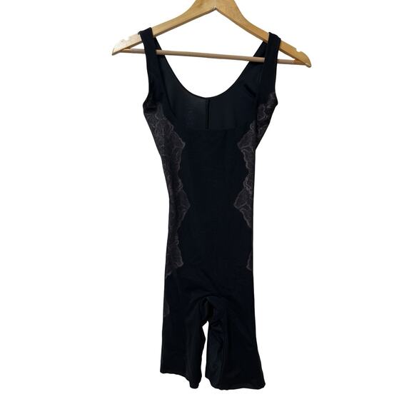 Spanx Assets Luxe & Lean Open Bust Mid-Thigh Bodysuit Size M Black Shaping - Picture 1 of 6